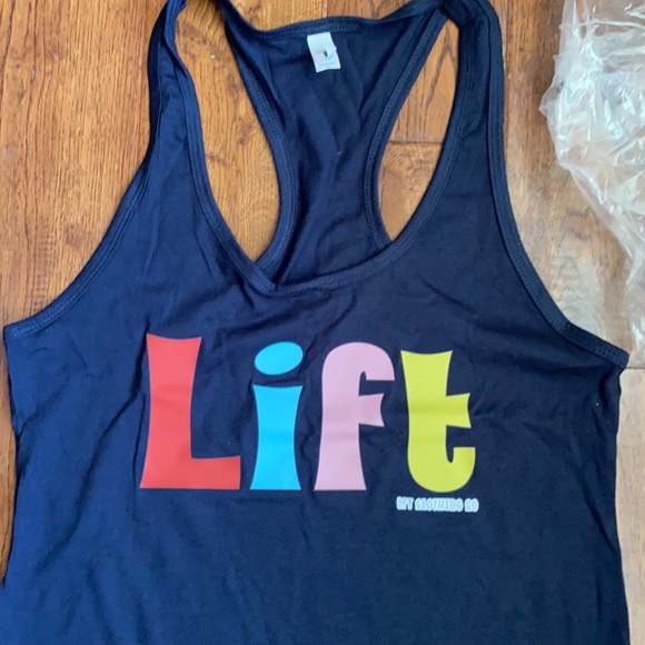 LFT clothing workout tank.  Size Large. New - Picture 2 of 4